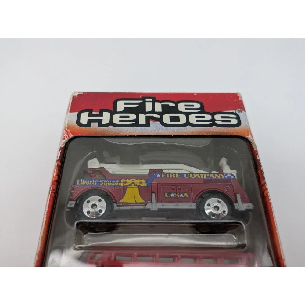 VTG Mattel Matchbox Hero City Fire Heroes 3-Pack Diecast Fire Trucks 2002 NIB